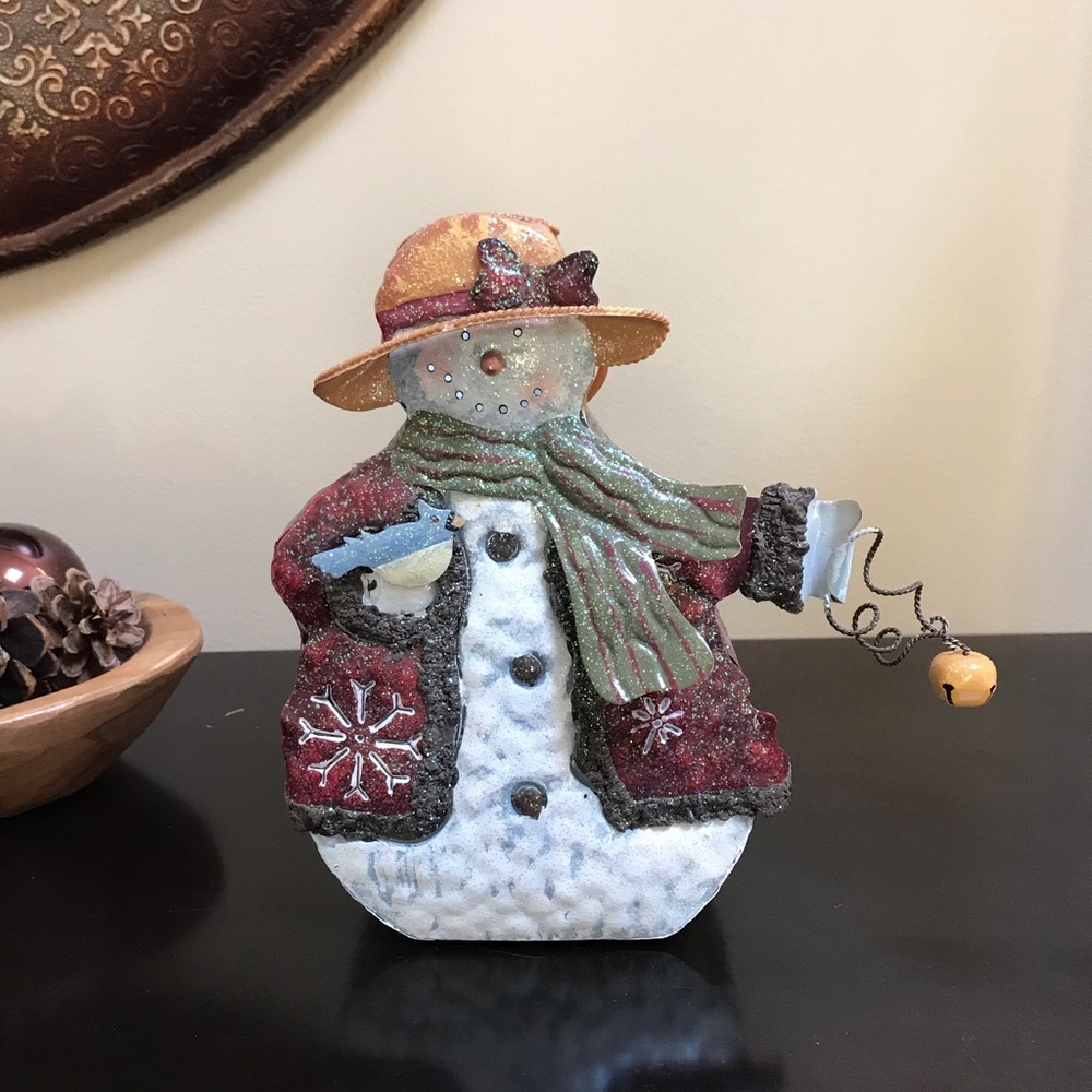 Nice Tin Snowman w/ Sparkle. *Free with Bundle!*